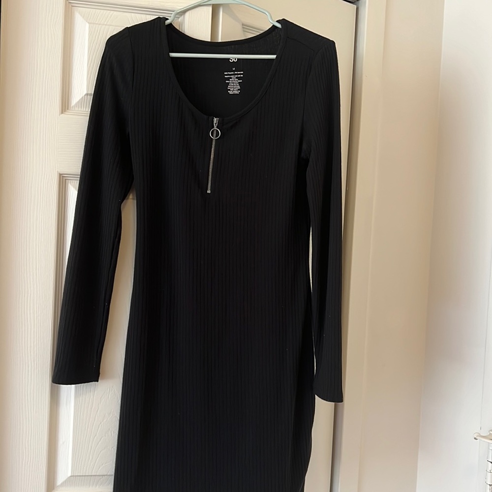 Never worn SO dress. Size M